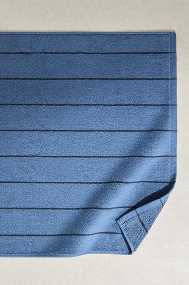 TAPIS DE BAIN RAYURES FINES - Bleu moyen de Zara - Image 5