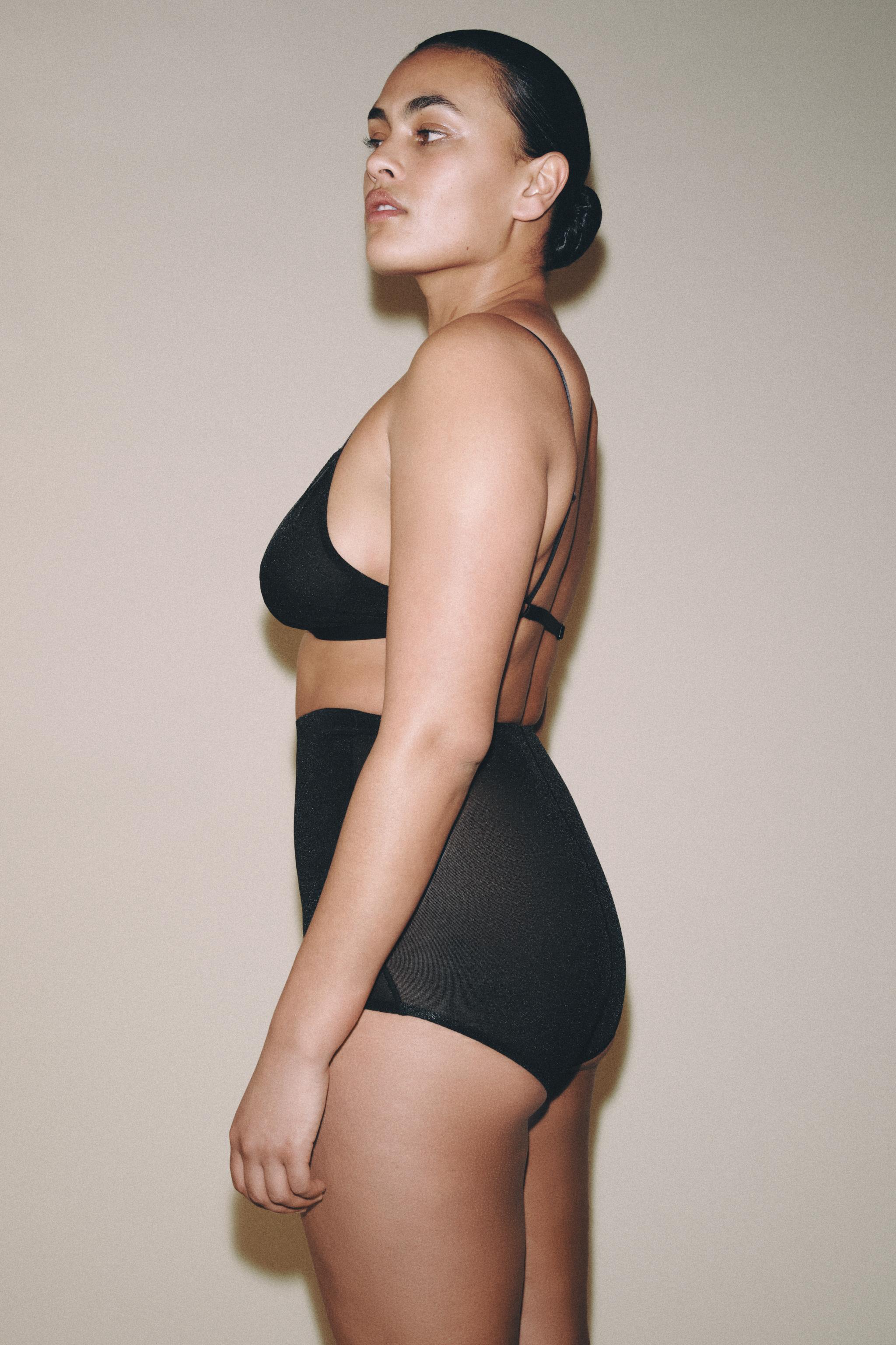 BRALETTE TRIANGULAIRE AVEC POLYAMIDE