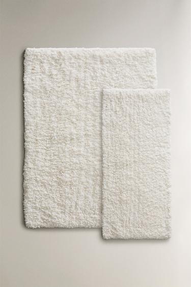 FUZZY RUG - White by Zara