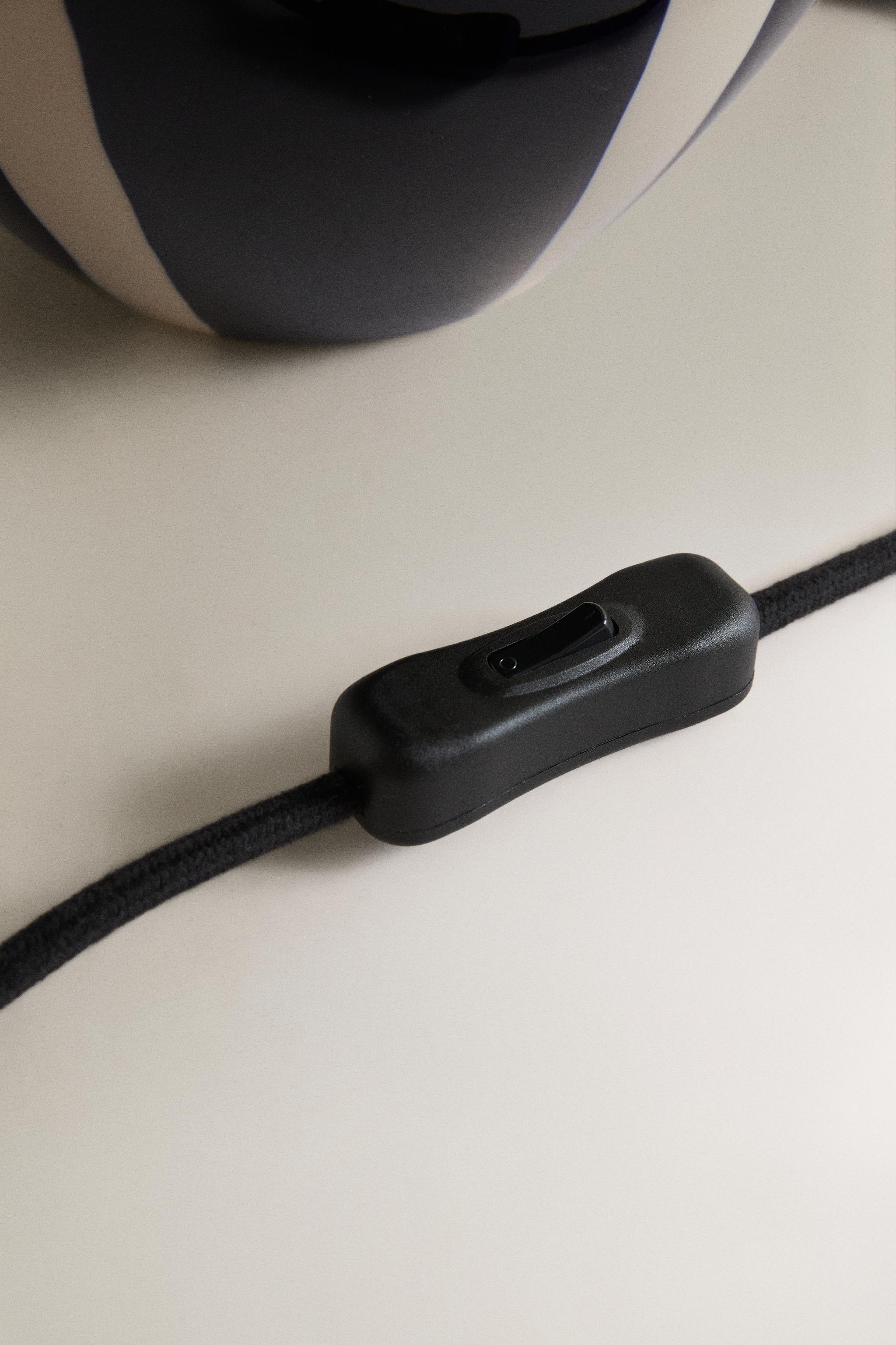 LAMPE DE TABLE RAYURES