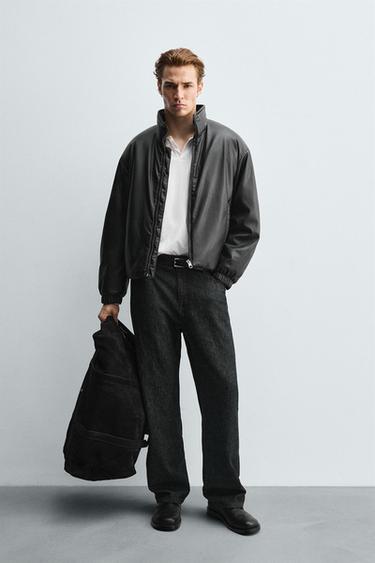 CAÇADORA EMBUATADA EFECTE PELL - Negre de Zara