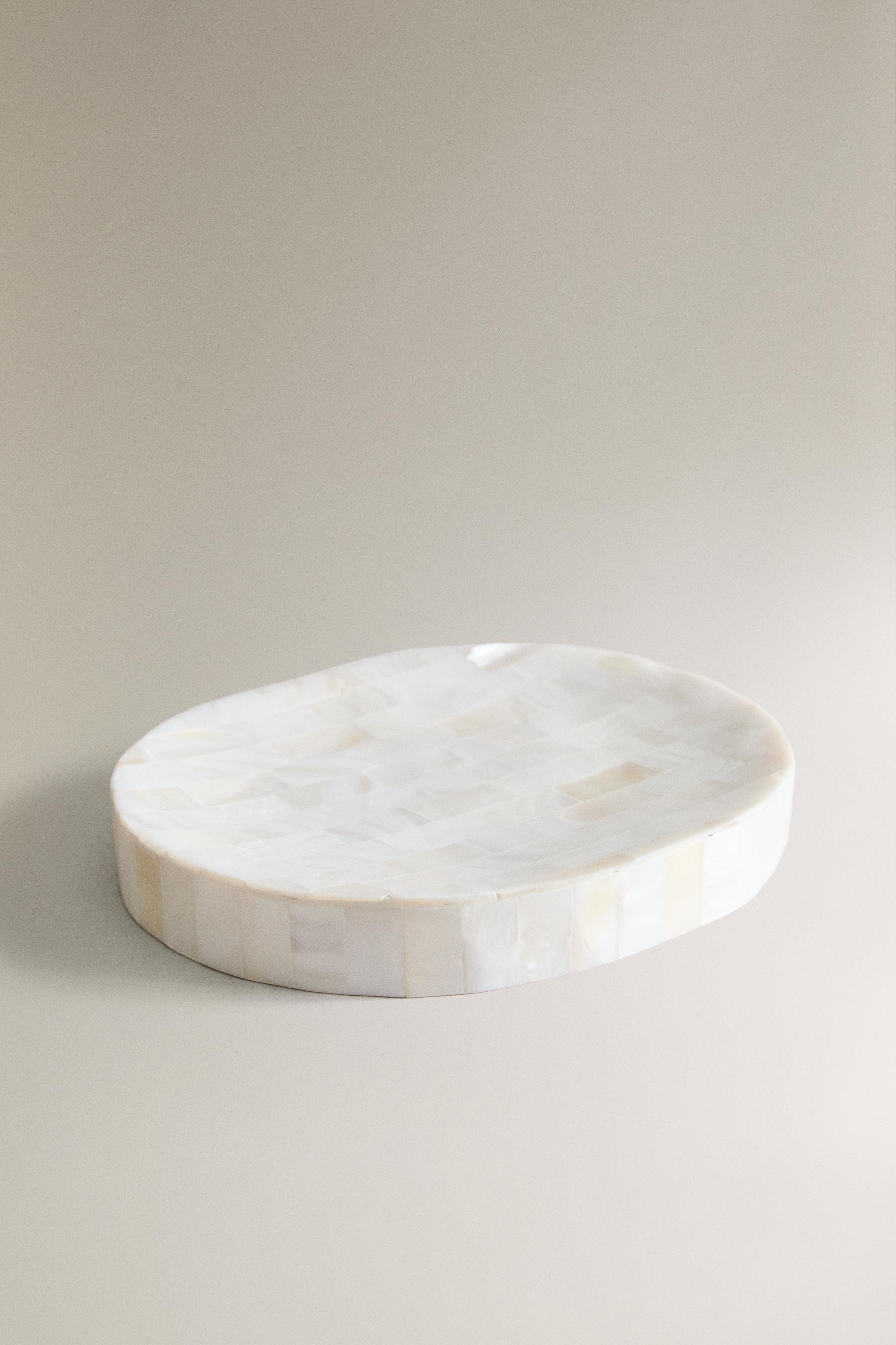 MOTHER-OF-PEARL BATHROOM SOAP DISH — Light beige