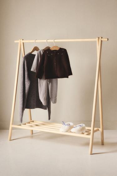 PORTEMANTEAU EN BOIS - Beige clair de Zara