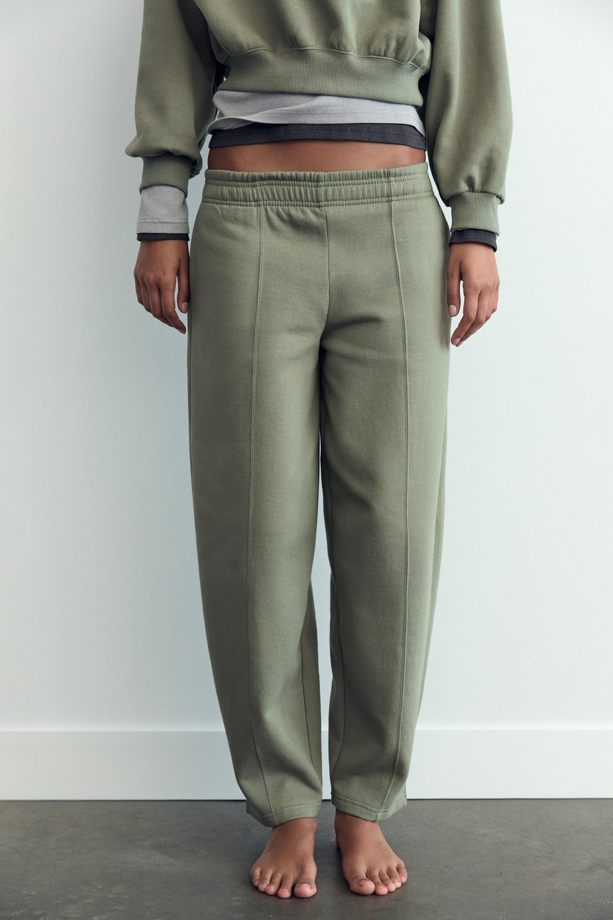 БРЮКИ CARROT FIT ИЗ МЯГКОЙ ТКАНИ - ХАКИ | ZARA Беларусь/Belarus