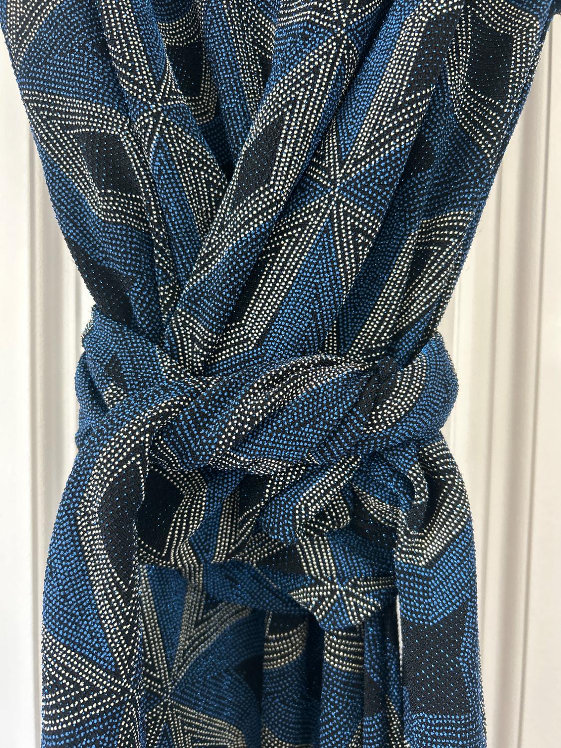 SHIMMERY DRESS WITH BOW - Image 3
