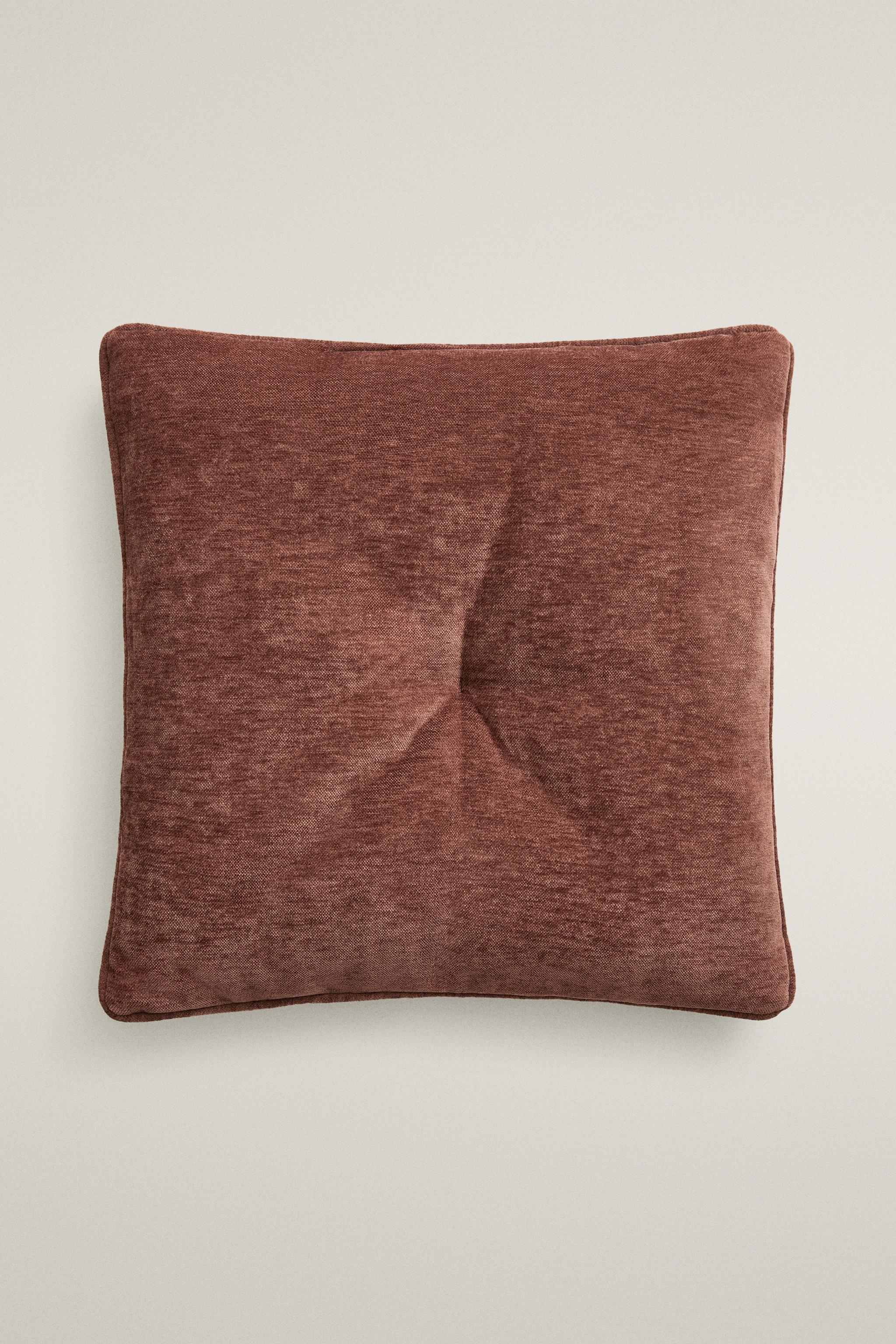 CHENILLE PIPING SEAT CUSHION