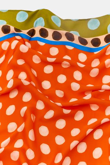 FOULARD 100 % VISCOSE À IMPRIMÉ À POIS - Orange de Zara - Image 2
