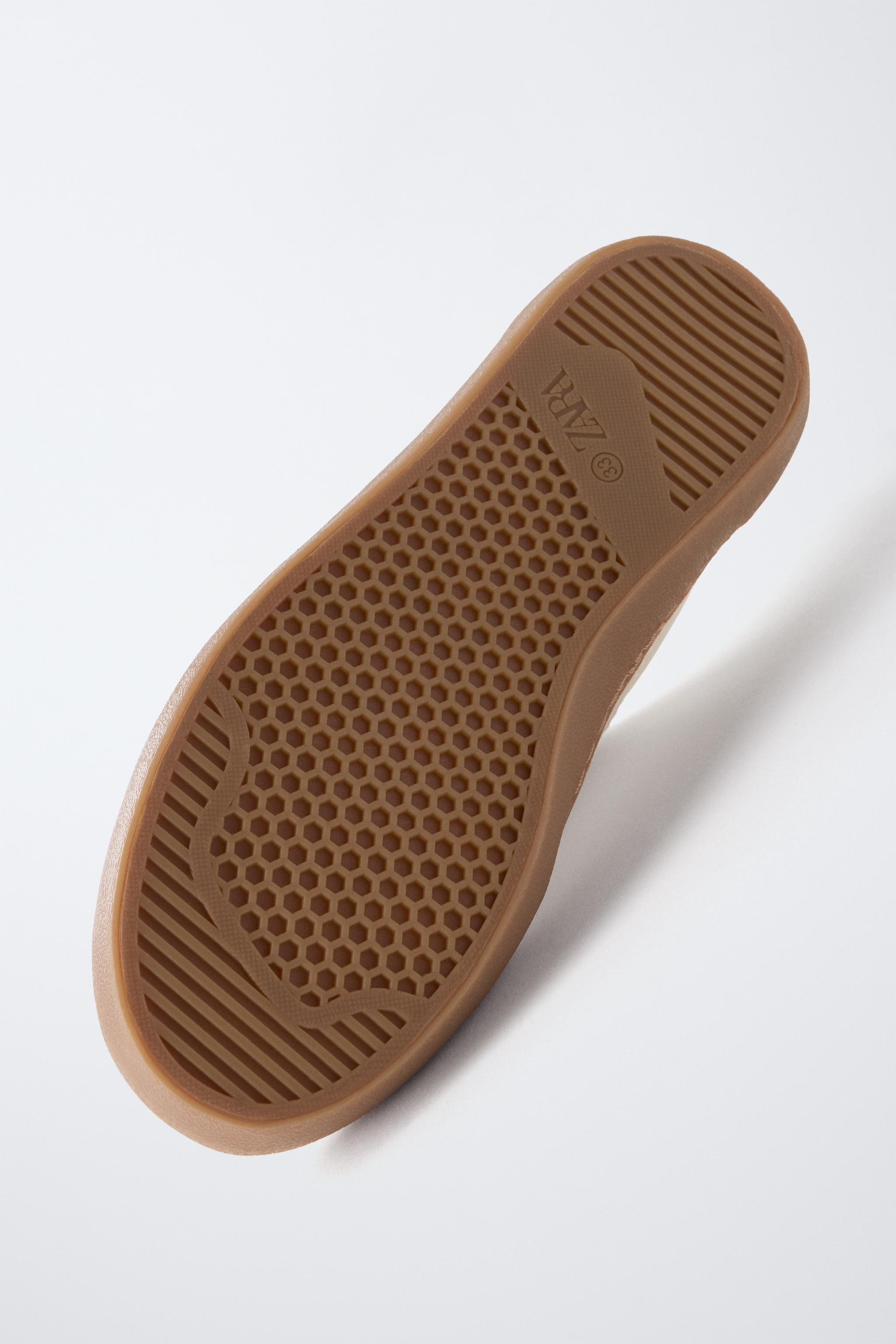 BAMBA CAPIBARA CAPYFUN © - ホワイト | ZARA Japan / 日本