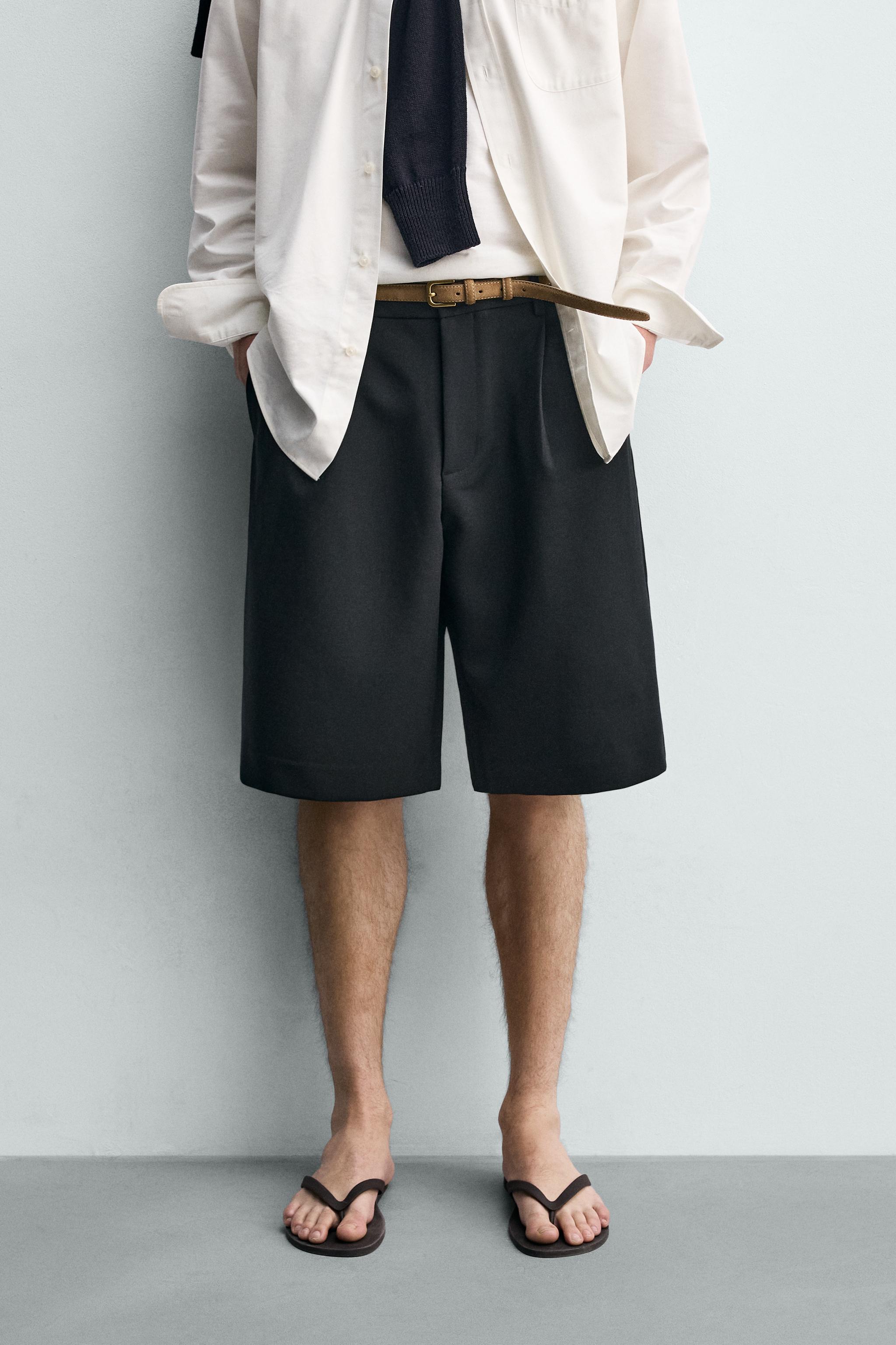 FLOWY PLEATED SHORTS