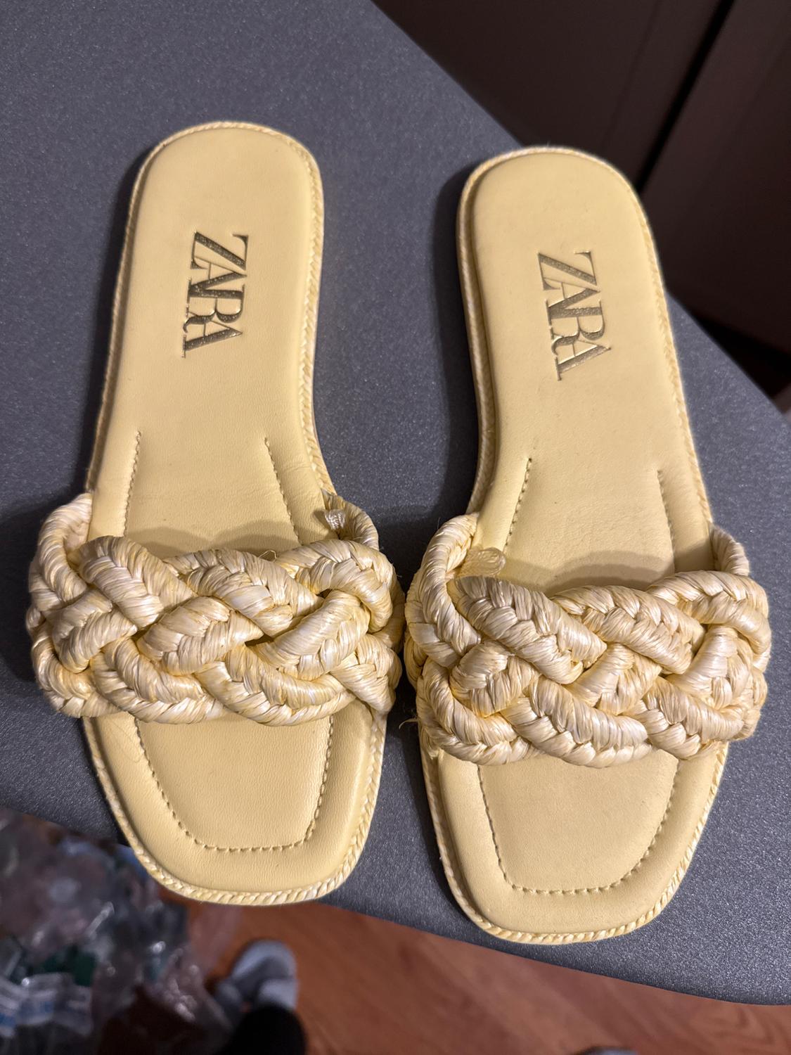 YELLOW SANDALS - Image 2