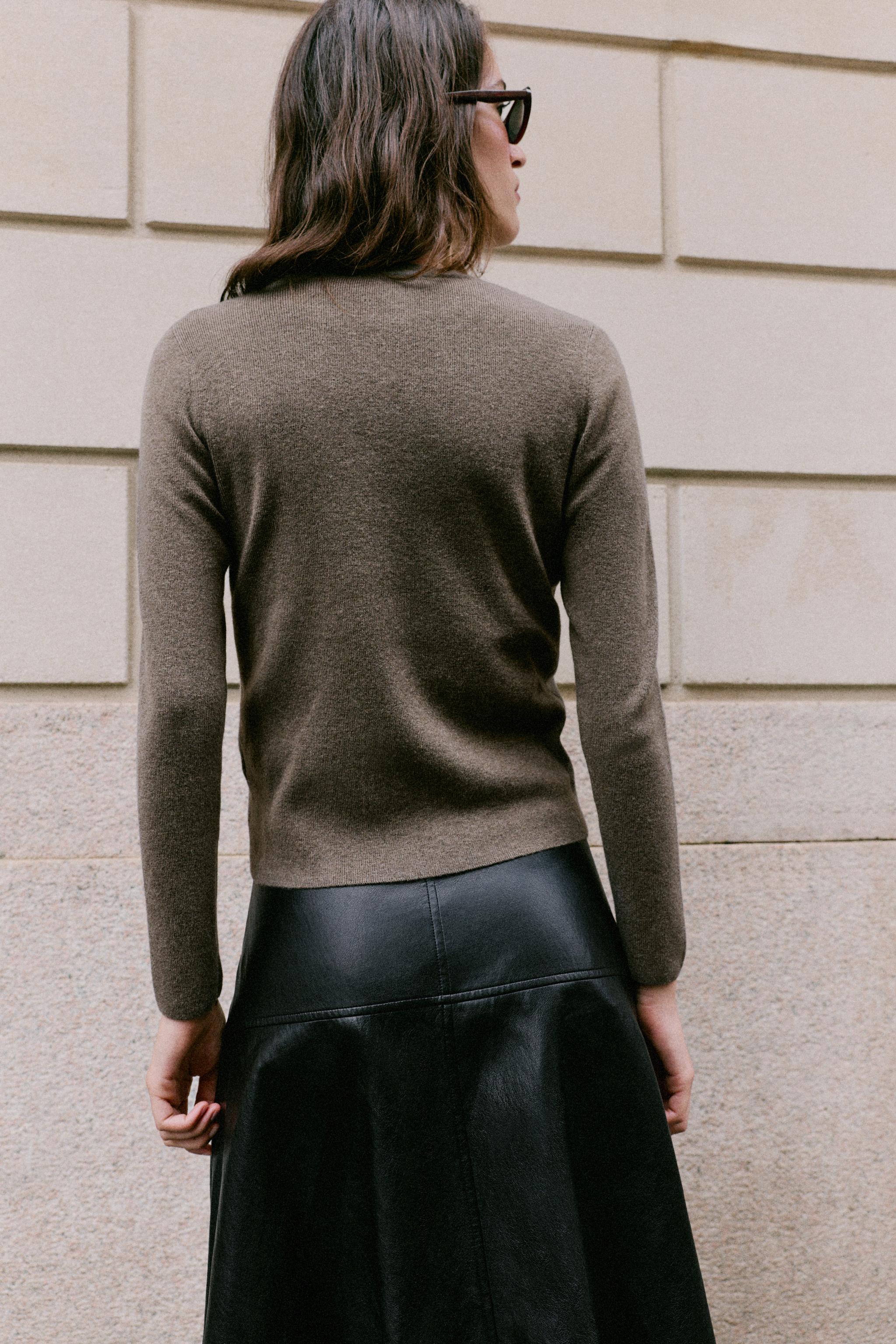 SOFT TOUCH KNIT JUMPER
