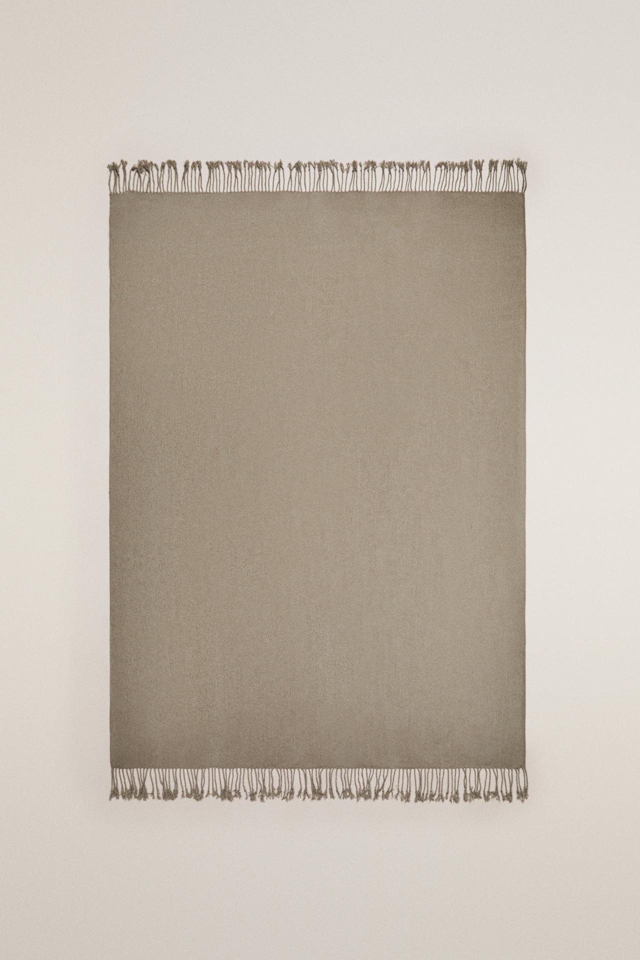 CHENILLE BLANKET — Light brown