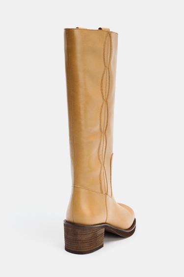 BOTTES EN CUIR AVEC SURPIQÛRES - Marron foncé de Zara - Image 6