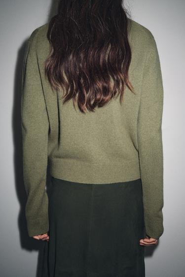 CASHMERE AND WOOL BASIC CARDIGAN - GREENISH by Zara