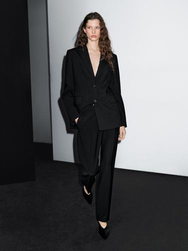 Pantalón cigarette fit tejido crepé - Negro de Zara - Imagen 0