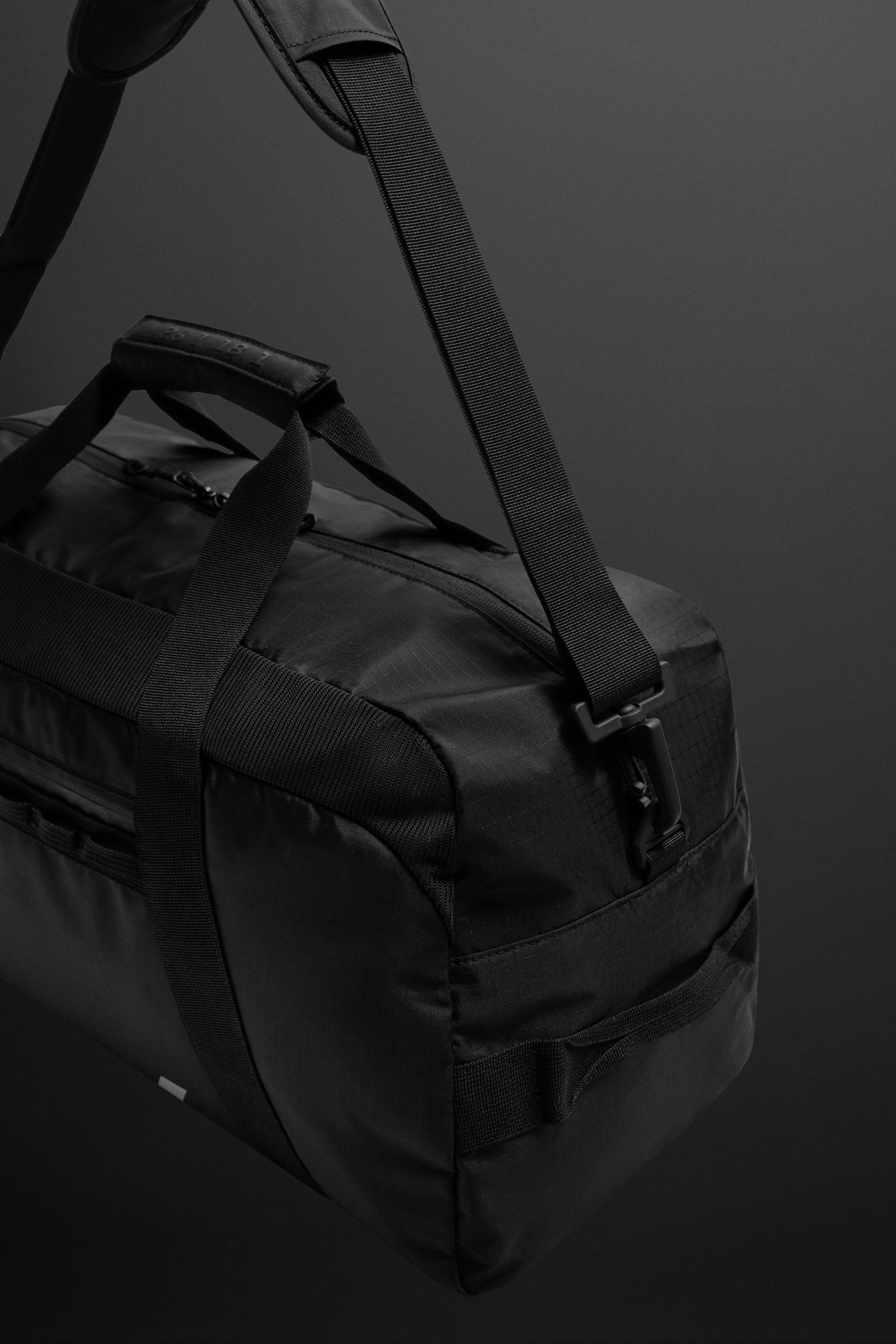 SPORTS DUFFEL BAG