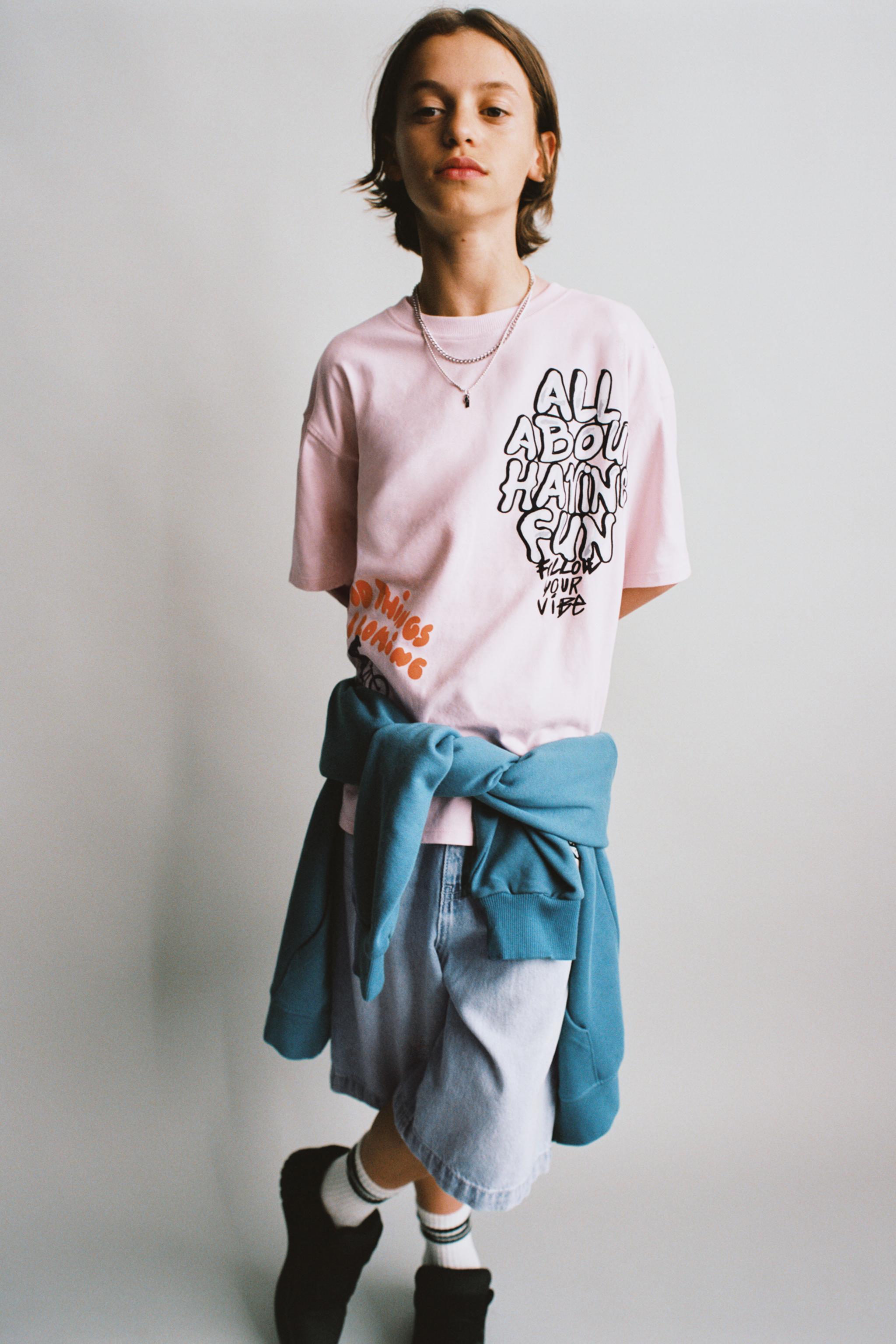 グラフィティプリント柄Tシャツ - ピンク | ZARA Japan / 日本