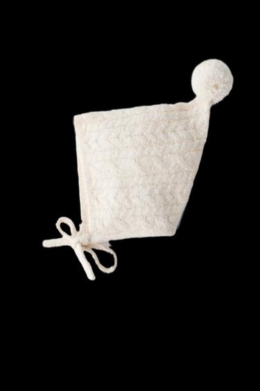 CAPOTA PUNTO OCHOS POMPÓN - Crudo de Zara