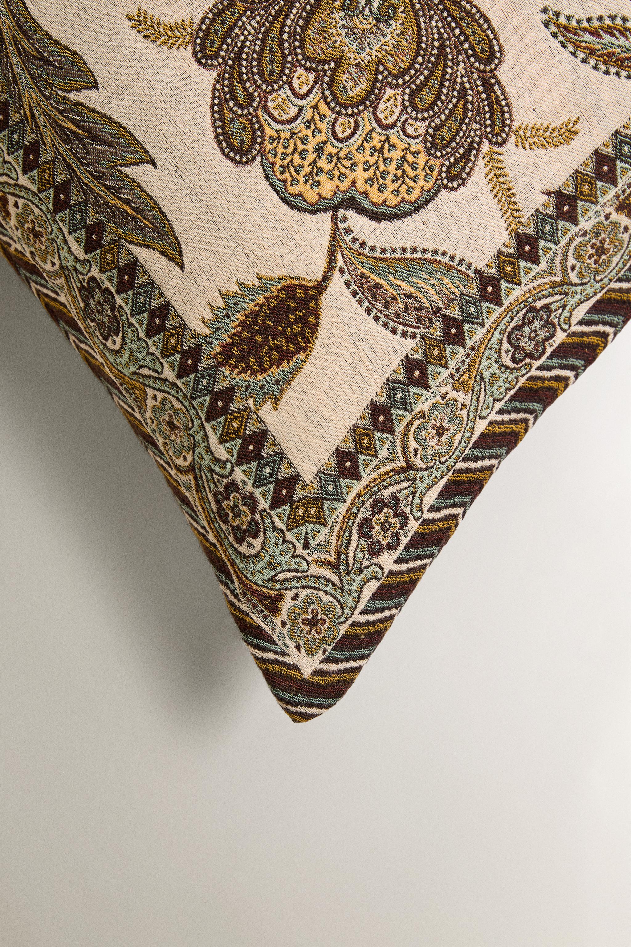 Zara Jacquard Throw Pillow Cover - Thumbnail 3