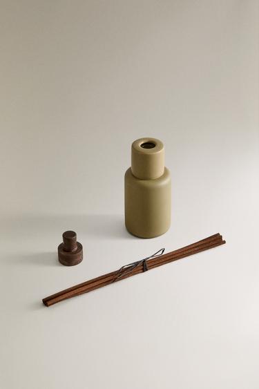 (95 ML) BERGAMOT & SANDALWOOD REED DIFFUSERS - Ecru / Green by Zara - Image 2