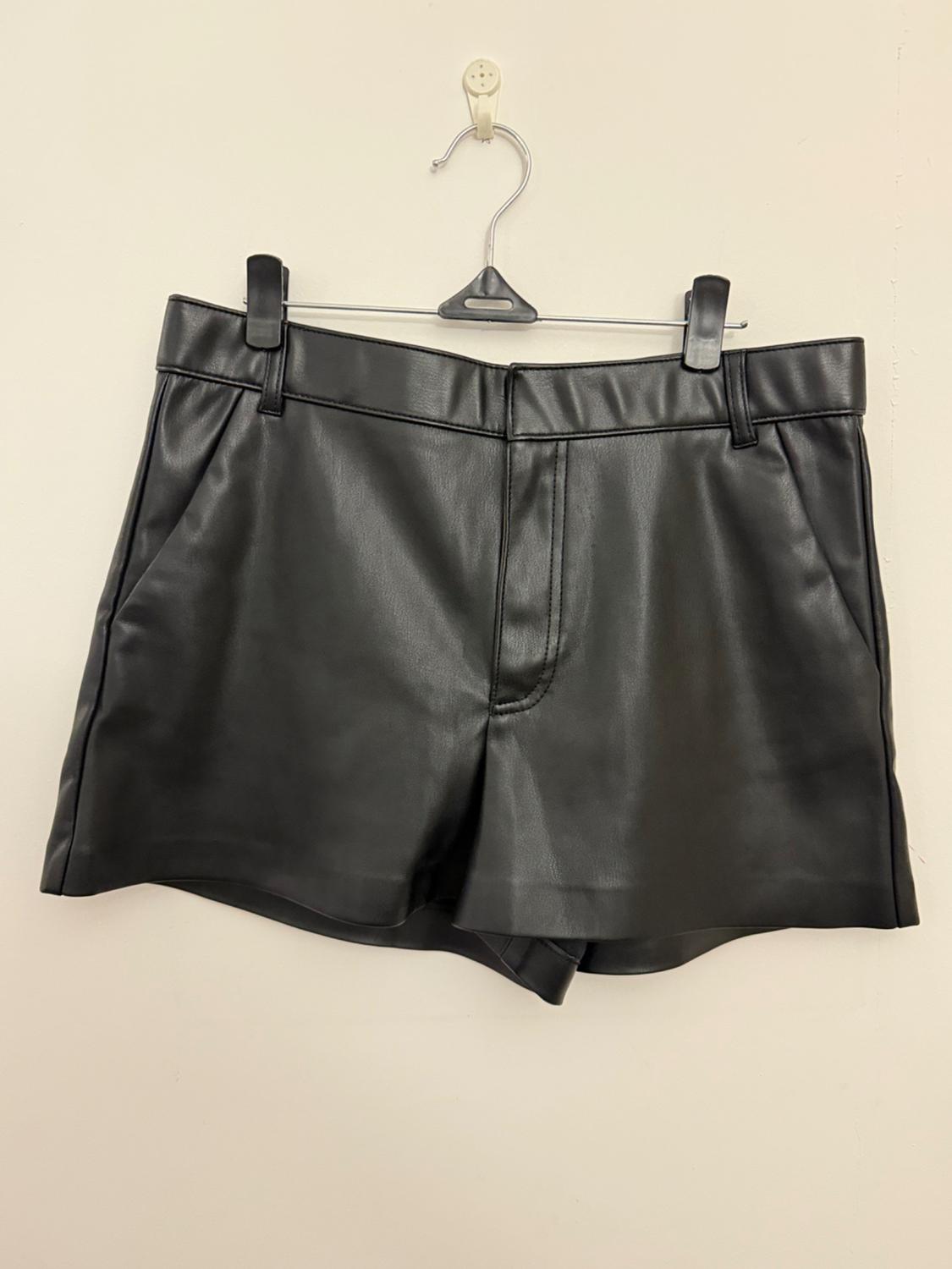 FAUX LEATHER SHORTS
