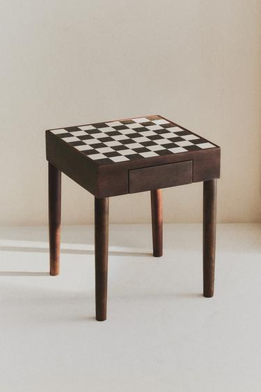 TEAK SIDE TABLE WITH MARBLE CHESS TOP — Black / White 1