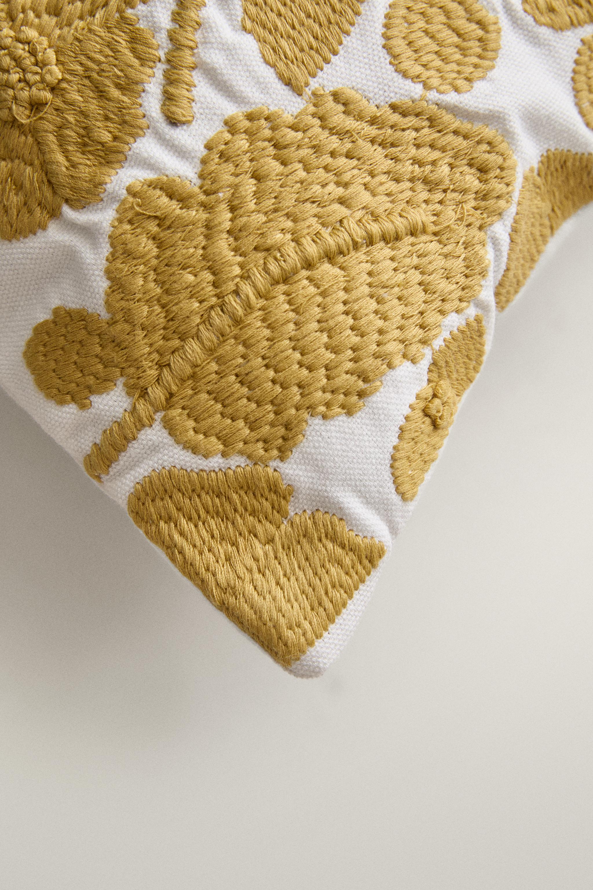 EMBROIDERED FLORAL THROW PILLOW COVER — Yellow
