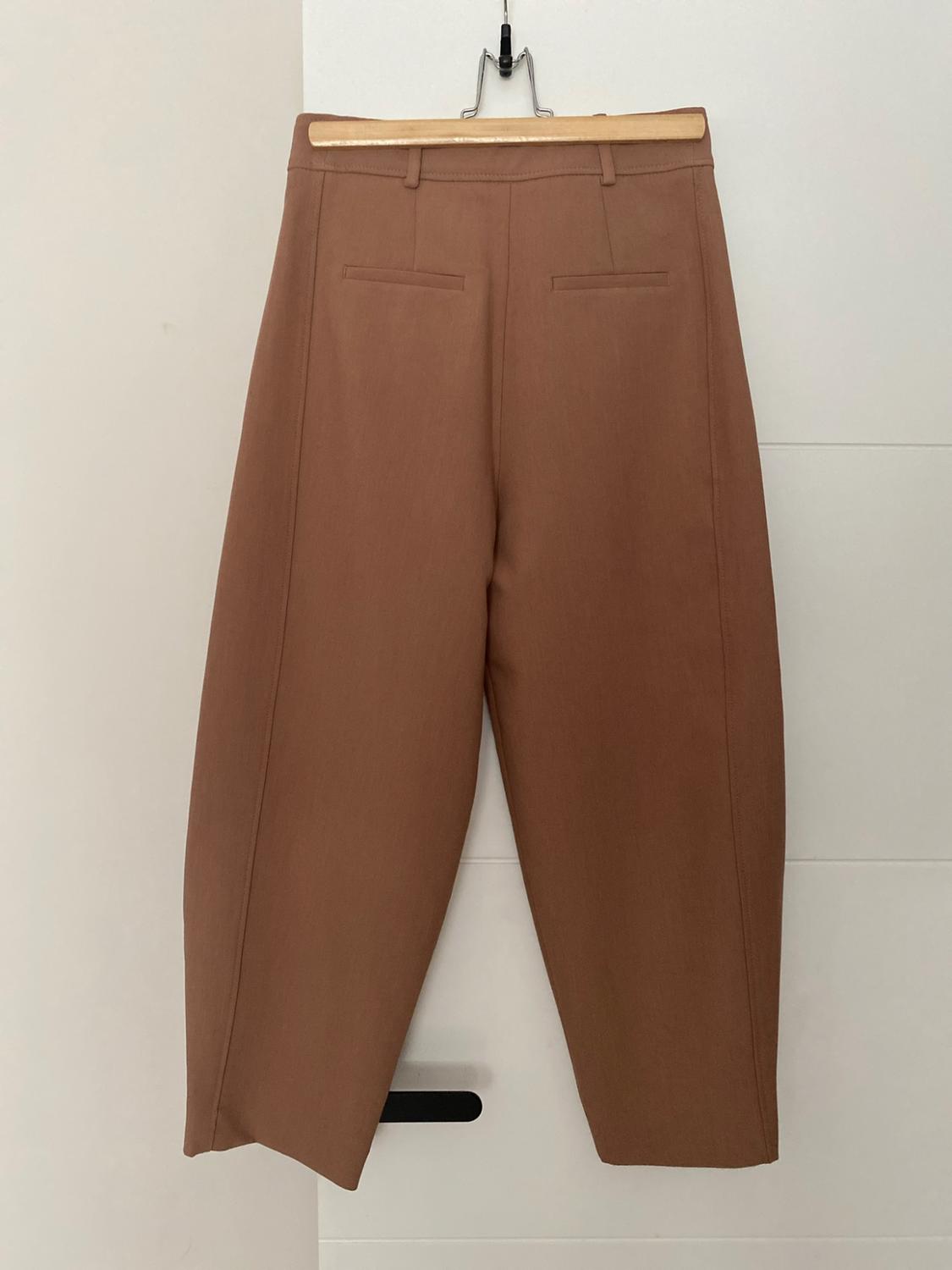 CARROT FIT TROUSERS WITH DARTS DETAIL - Image 2