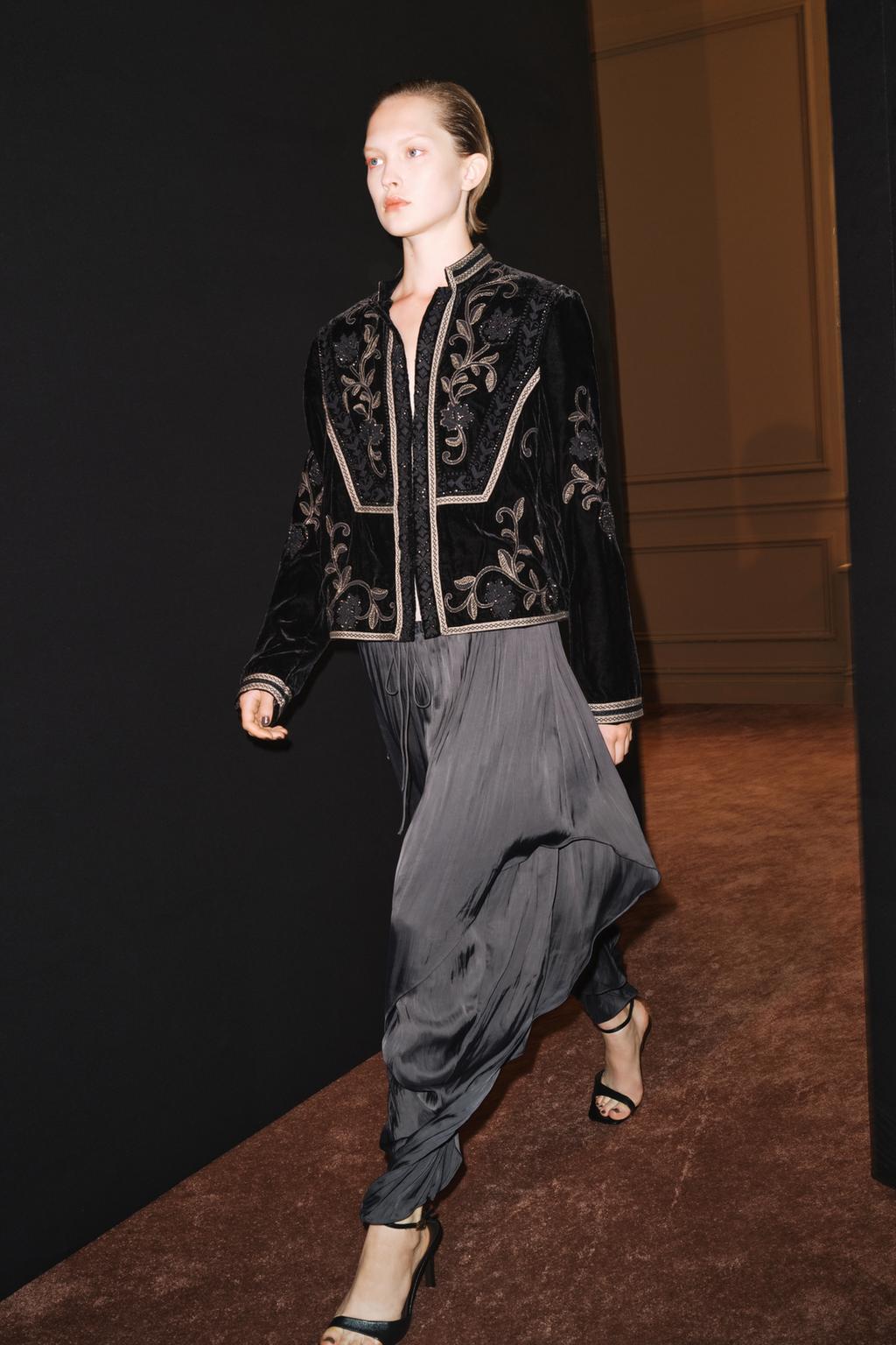 ZW COLLECTION VELVET EMBROIDERED BEADED JACKET