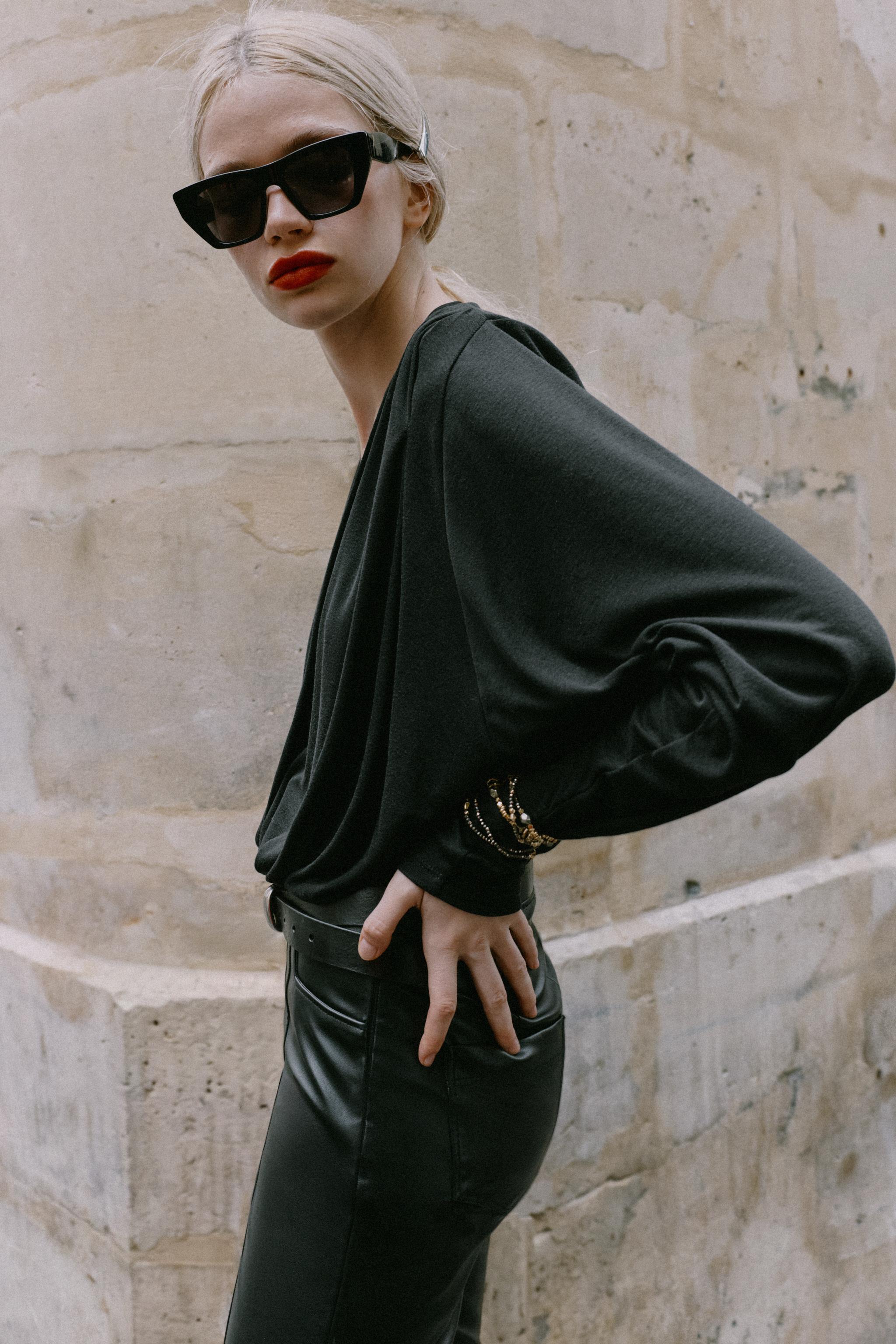 ショルダーパッド付きクロスボディスーツ - ブラック | ZARA Japan / 日本