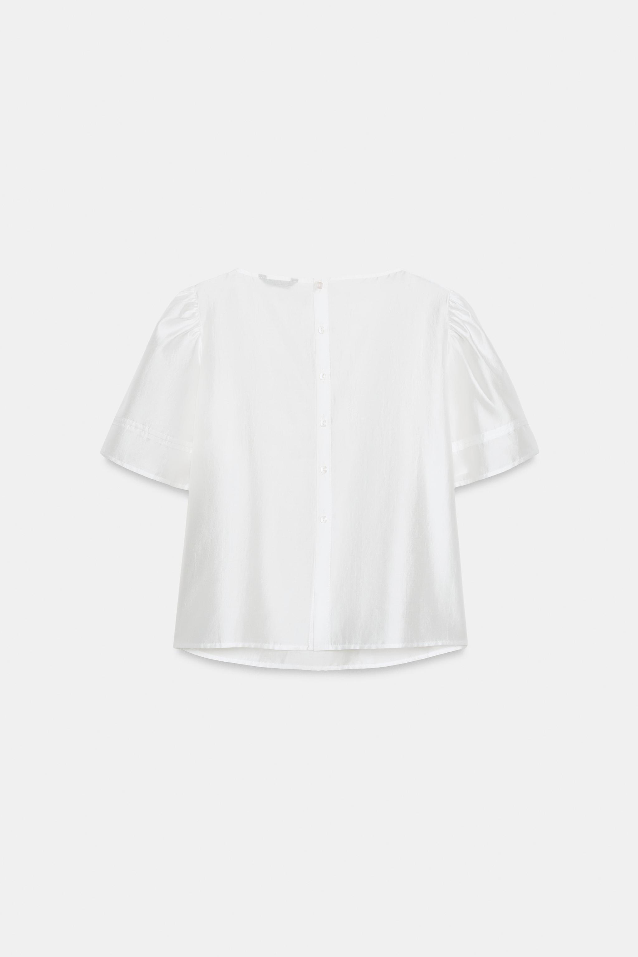 SHORT SLEEVE EMBROIDERED BLOUSE