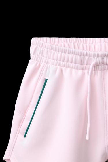 BERMUDA VIVOS CONTRASTE CON MODAL - Rosa pastel de Zara