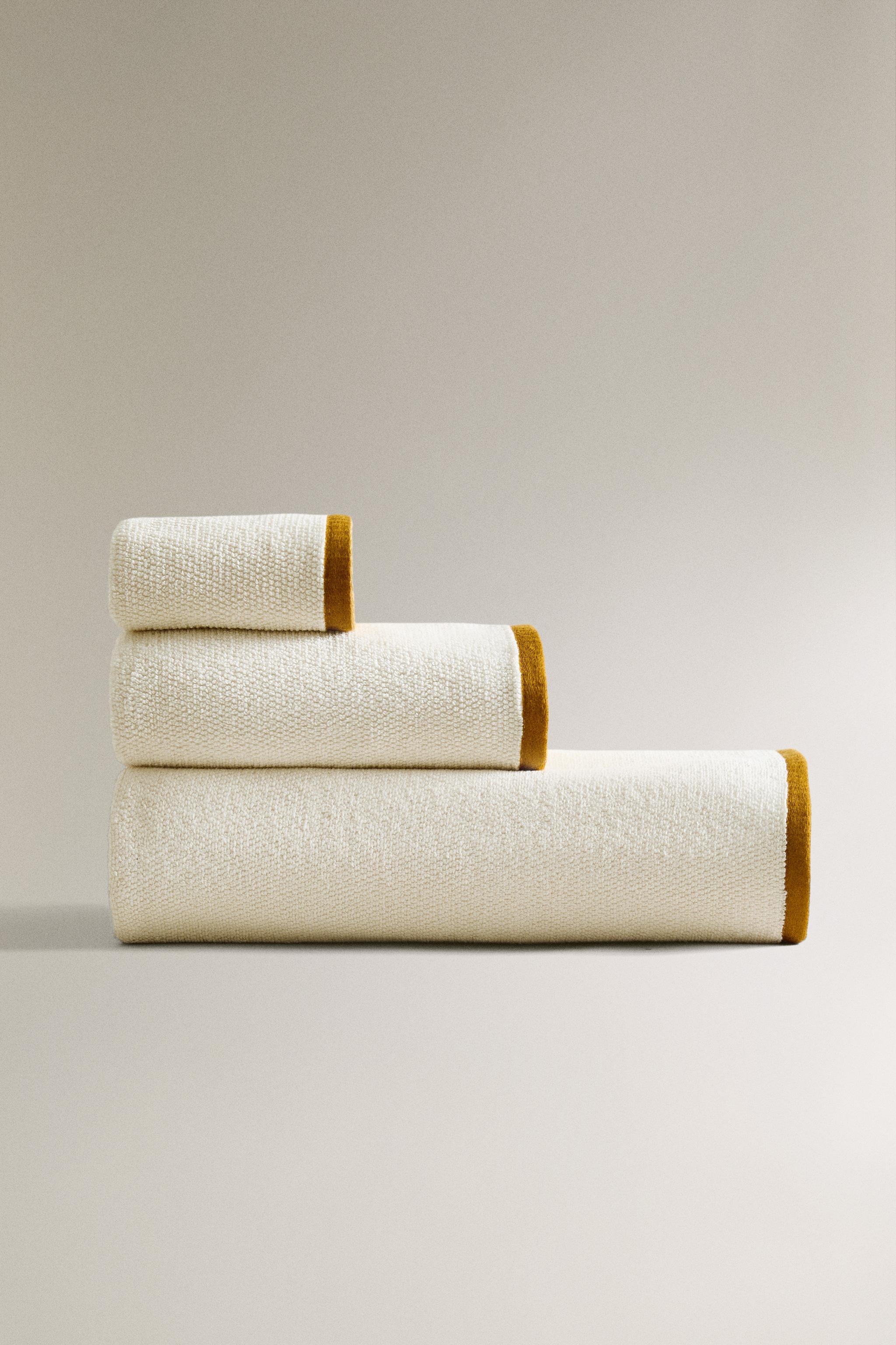 BATH TOWEL WITH RICE STITCH COLORED EDGE