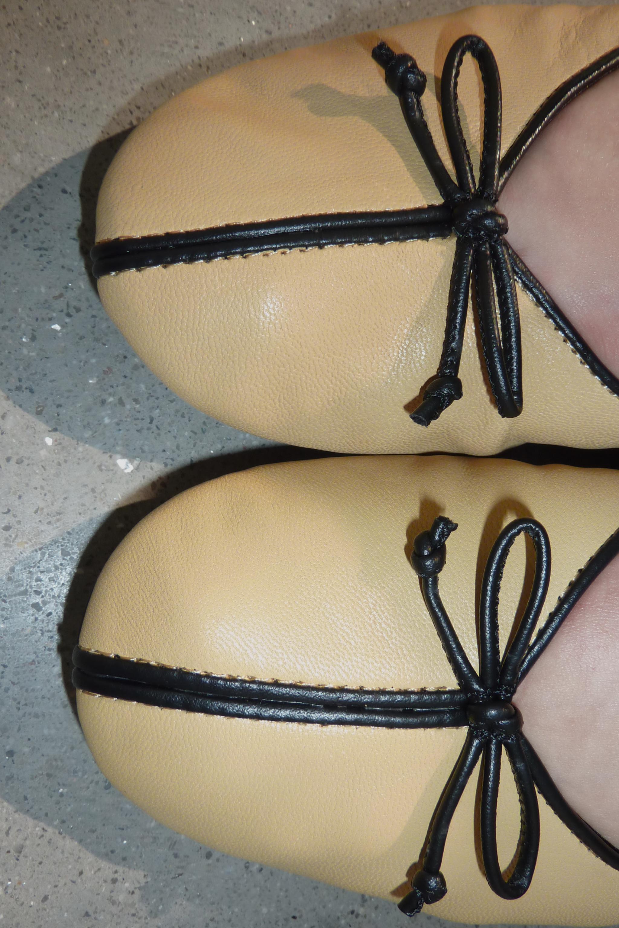 LEATHER BALLET FLATS WITH BOW