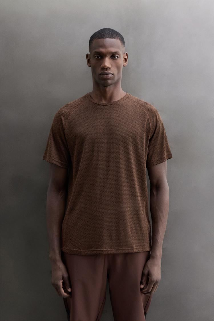 TEXTURED RUNNING T-SHIRT