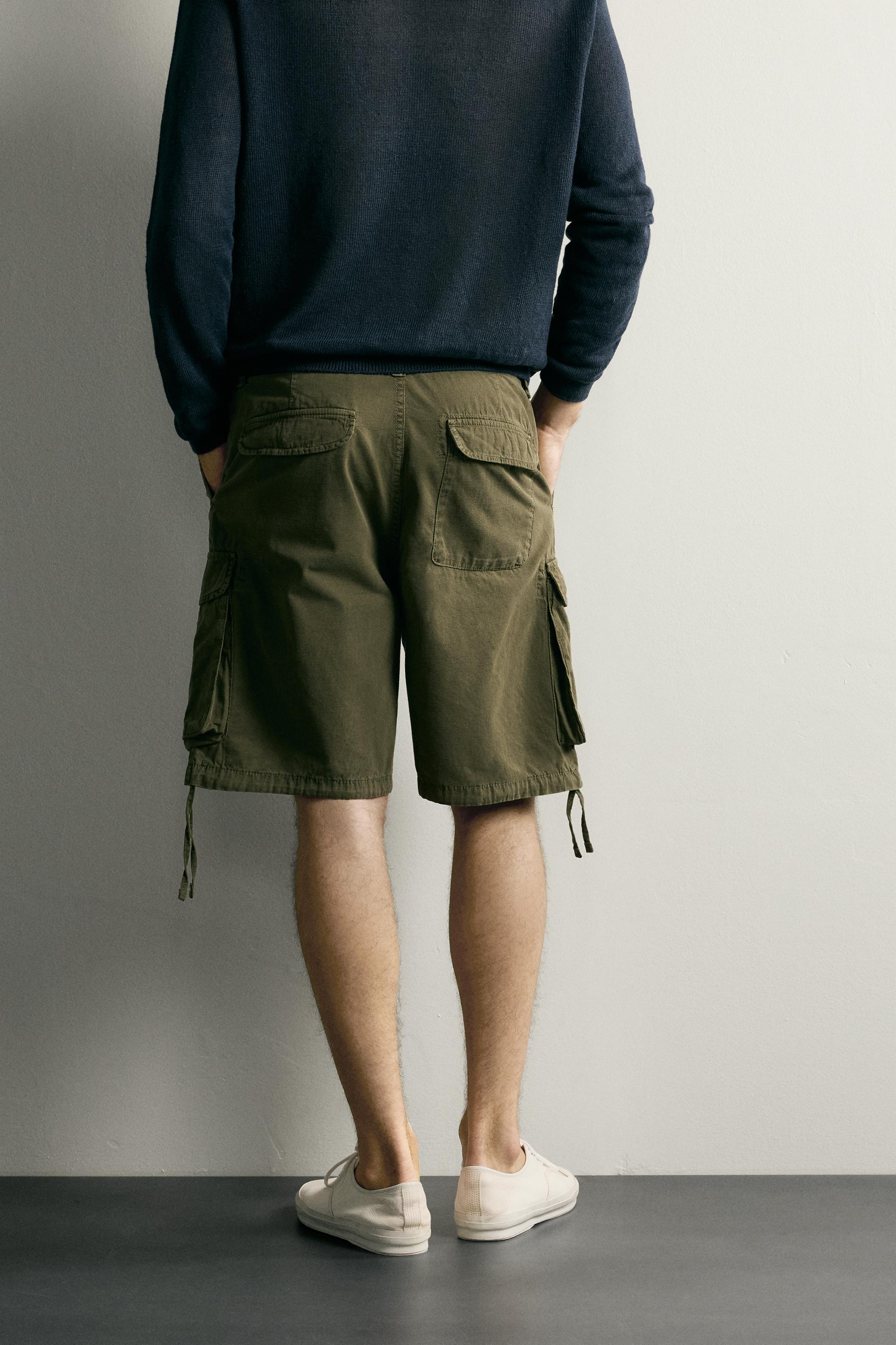 REGULAR FIT CARGO SHORTS WITH TABS