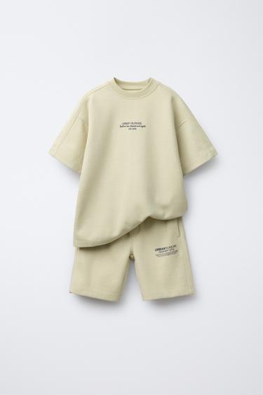Zaras INTERLOCK-SET MED T-SHIRT OCH BERMUDASHORTS - Ljusgrön