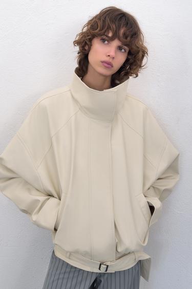 CHAQUETA BOMBER EFECTO PIEL - Crema de Zara