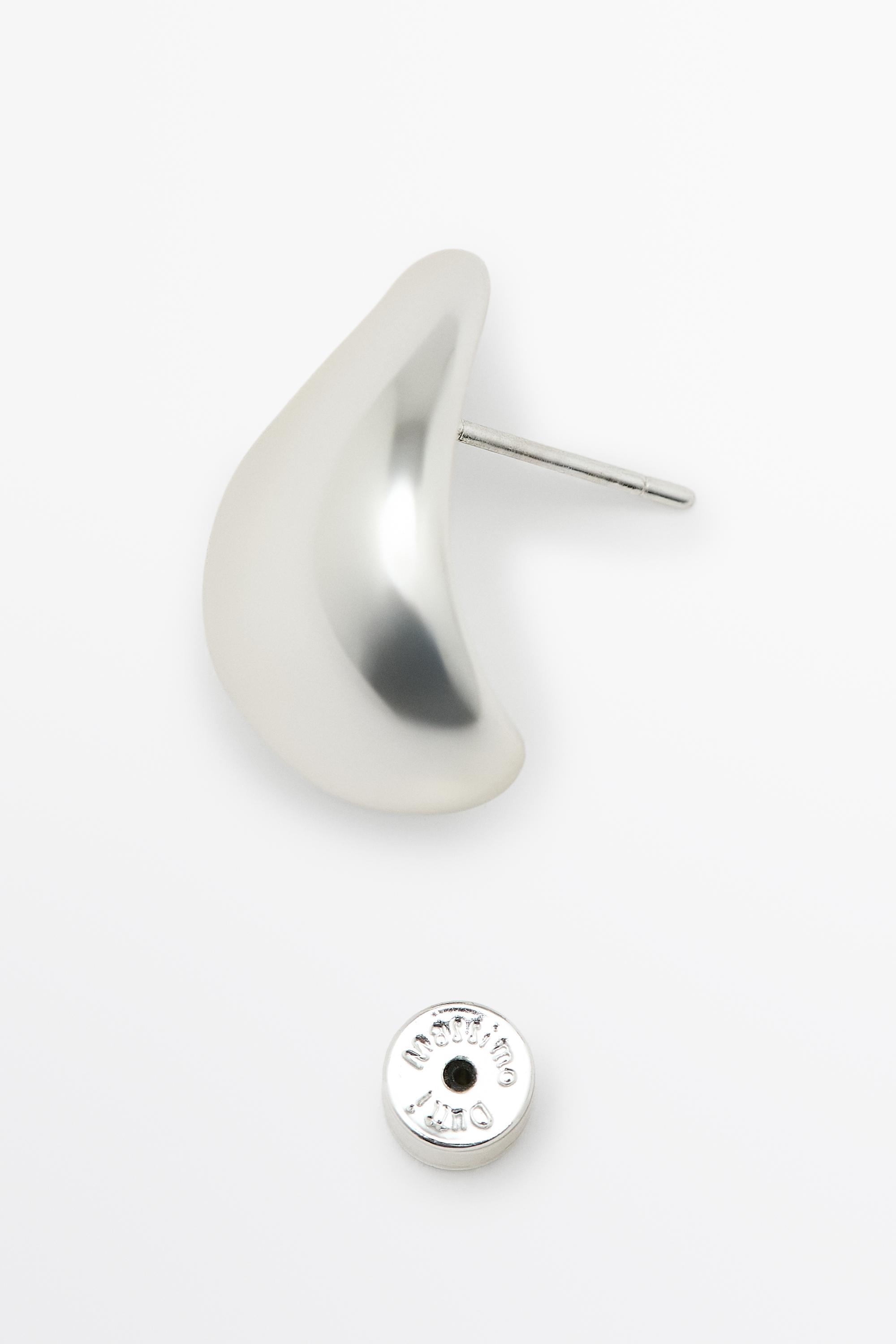 Curved pebble earrings