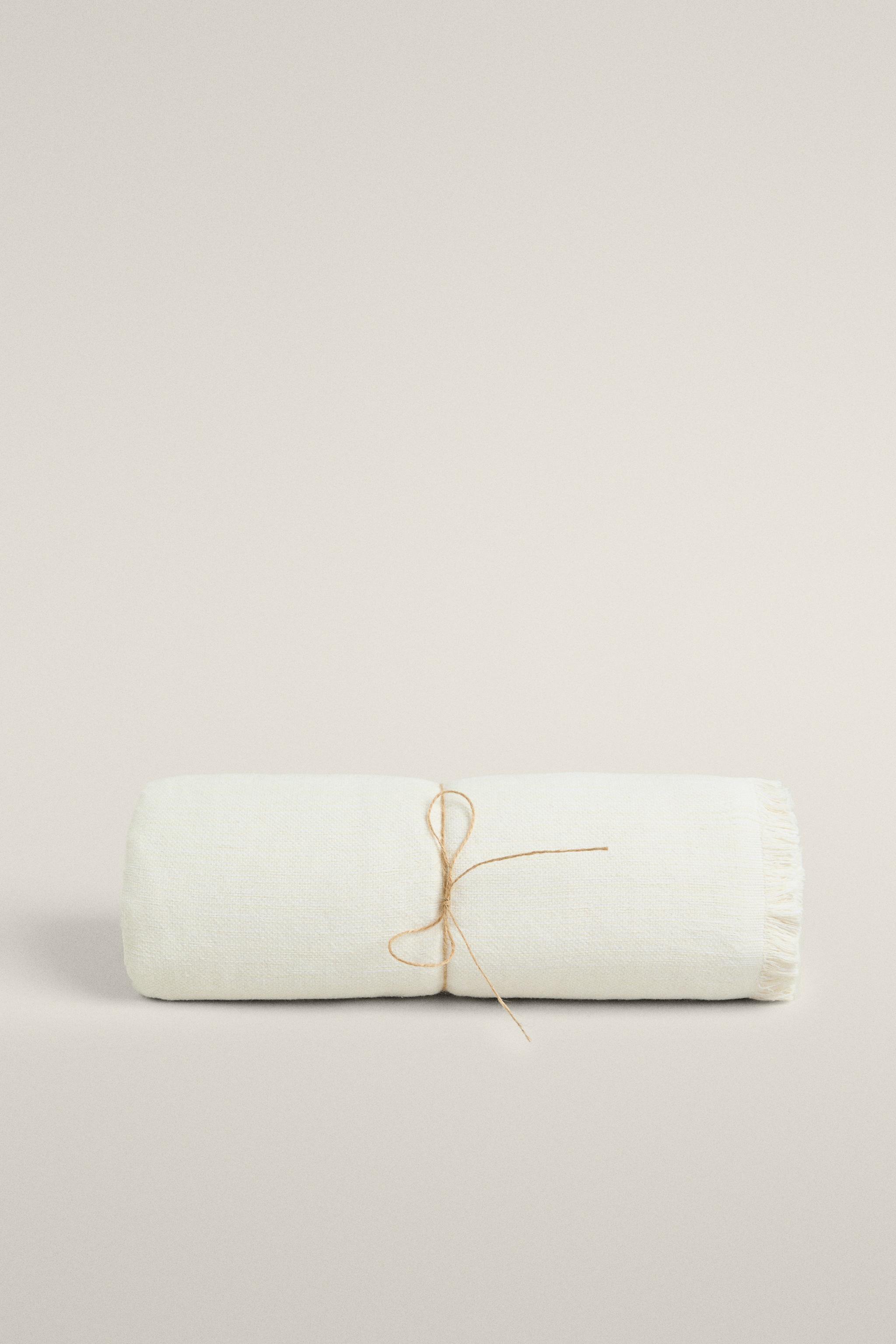 PLAIN MULTIPURPOSE BLANKET