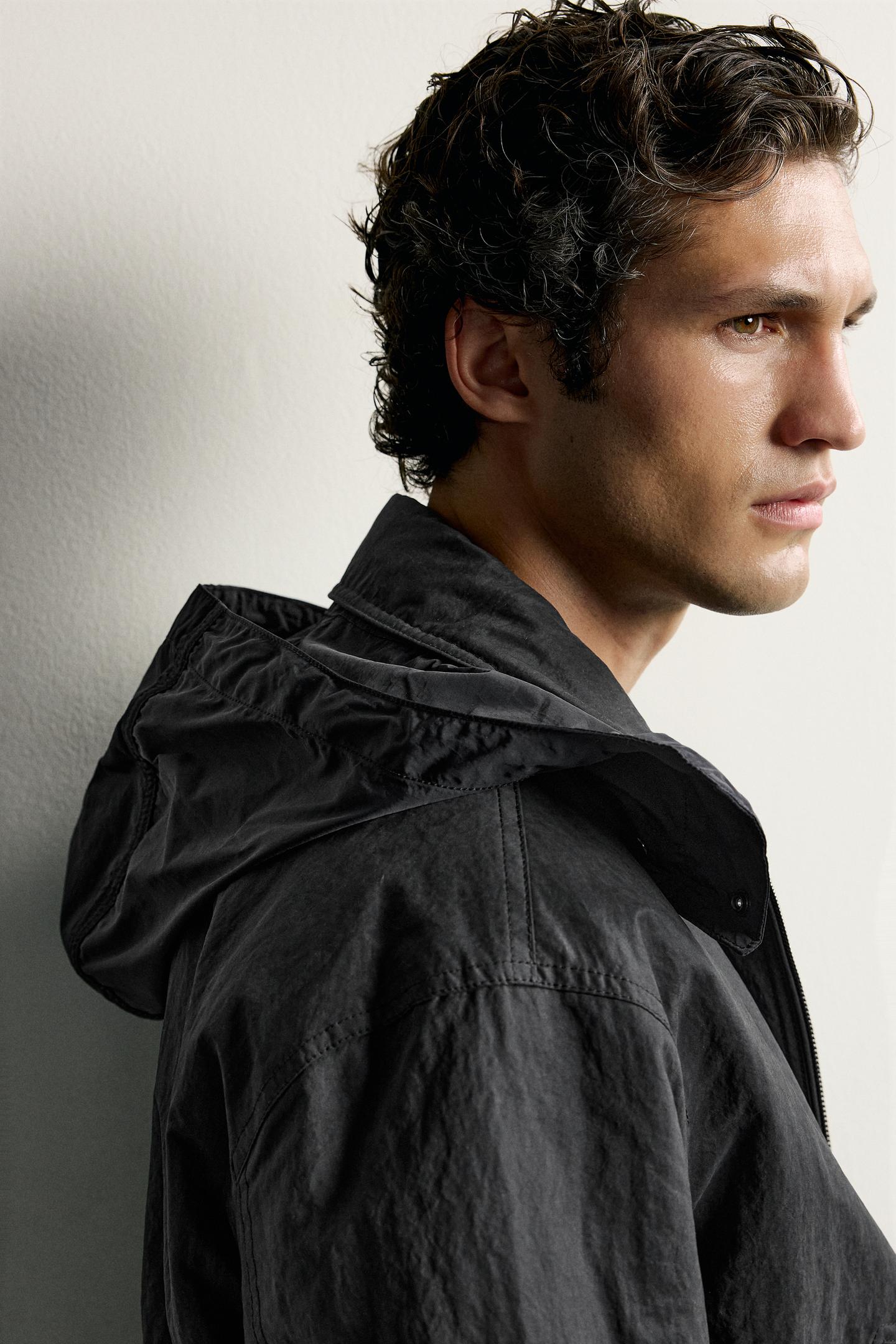 Мужская куртка Zara Padded Technical Hoodie Jacket, цвет: Чёрный — фото 6