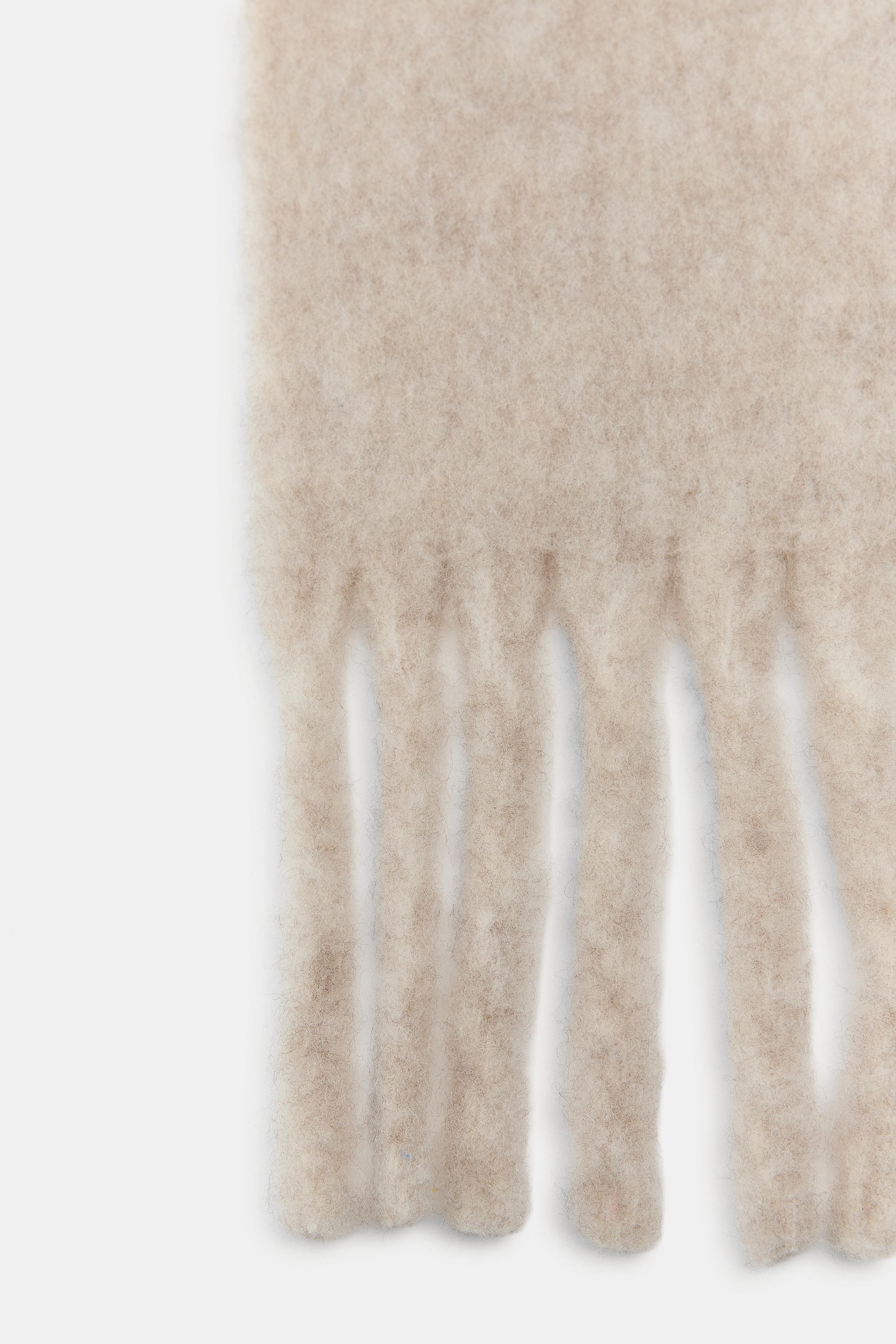 CHUNKY FRINGED SCARF