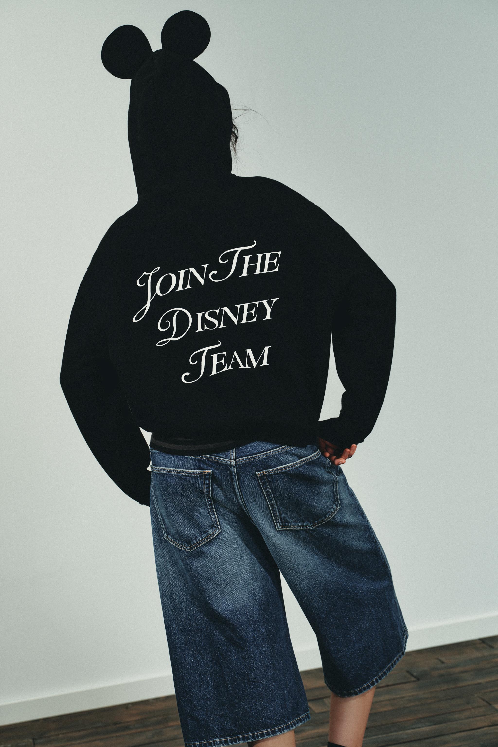 ©DISNEY TEXT SWEATSHIRT