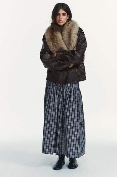 CAZADORA EFECTO PIEL CUELLO DESMONTABLE - Marrón oscuro de Zara