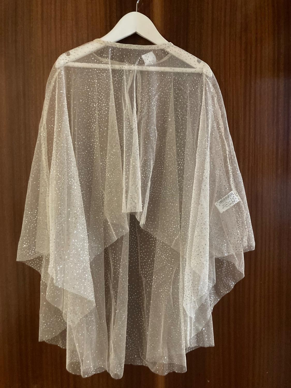 SHIMMERY SHORT TULLE CAPE - Image 3