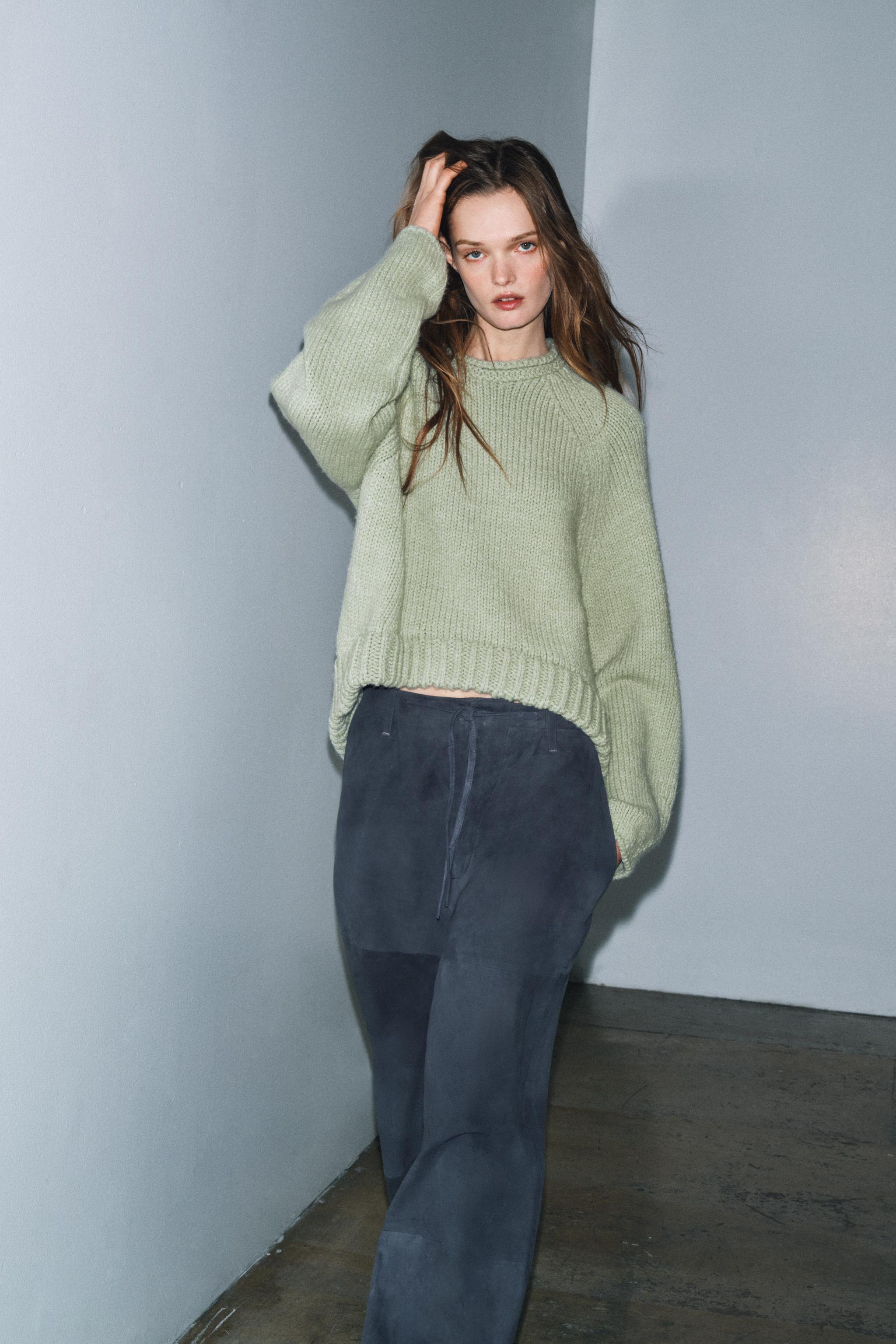 PULL EN MAILLE À BAS ASYMÉTRIQUE
