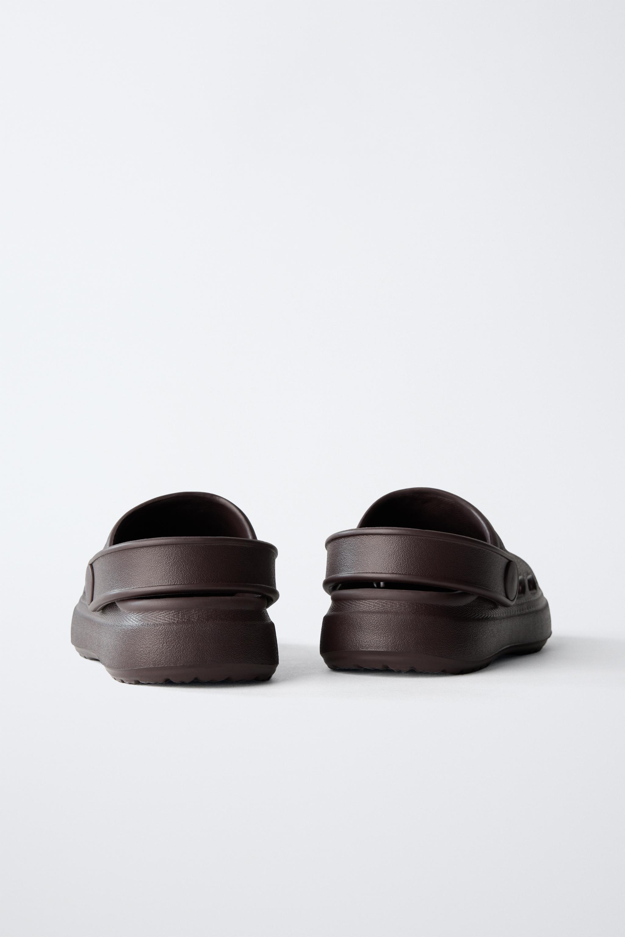 RUBBER CLOGS