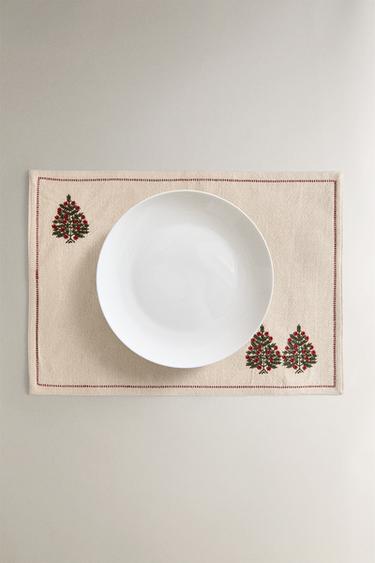 SET DE TABLE INDIVIDUEL EN COTON SAPINS DE NOËL - Rouge de Zara - Image 4