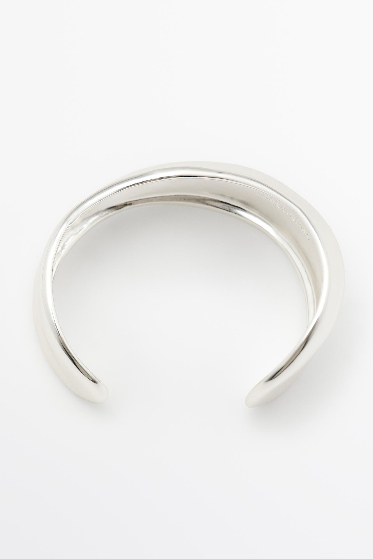 Wavy statement bracelet — Silver
