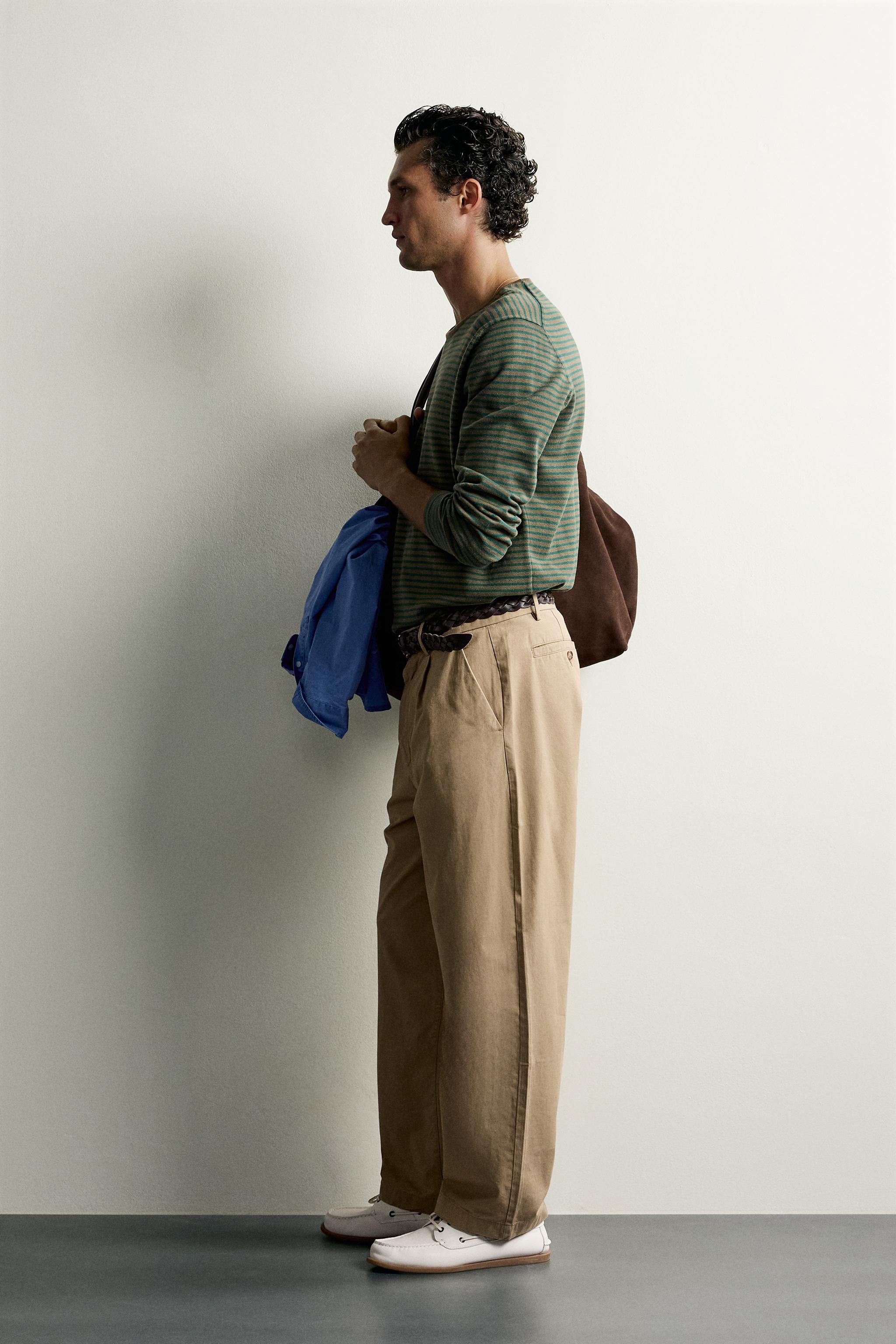 PANTALON CHINO REGULAR FIT À PLIS